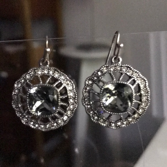 Earrings - Picture 2 of 5